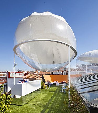 Clouds Observatory Cools the Air with Inflatable Pods